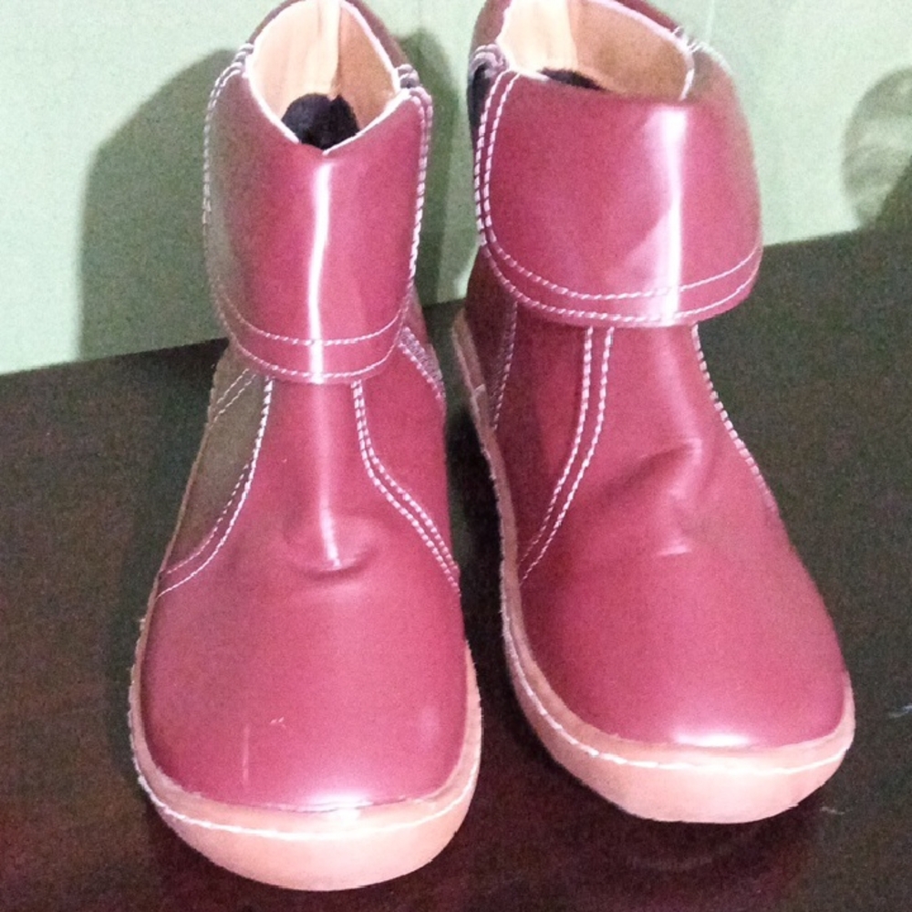 Elegant Maroon Ankle Booties - Picture 5 of 6